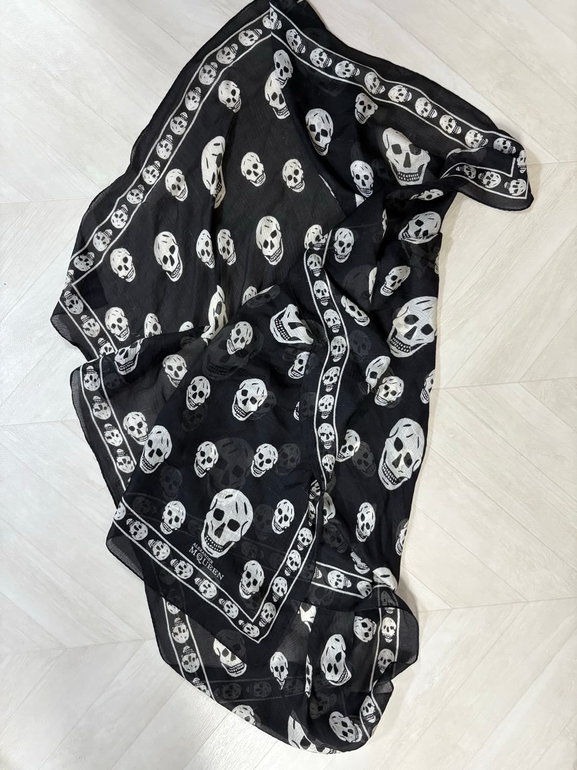 Alexander McQueen Scarf Black 상품이미지4