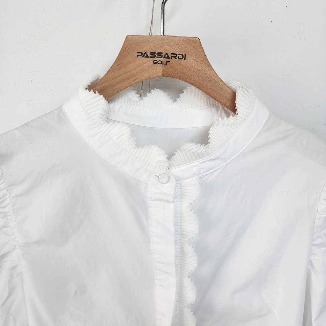 손정완 화이트 블라우스 프릴장식 상품이미지2