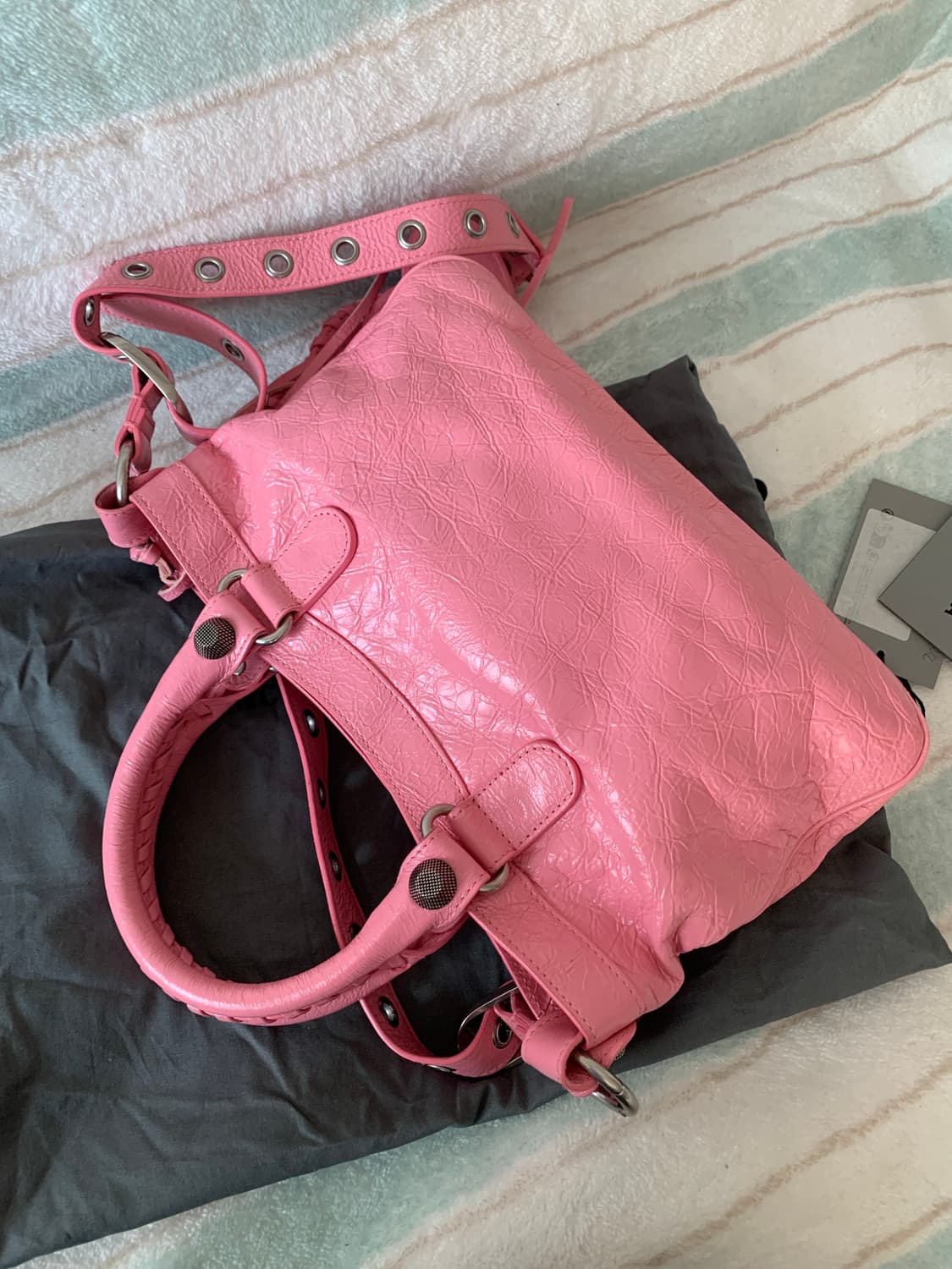 발렌시아가 모터백 네오카골 미디움  상품이미지9