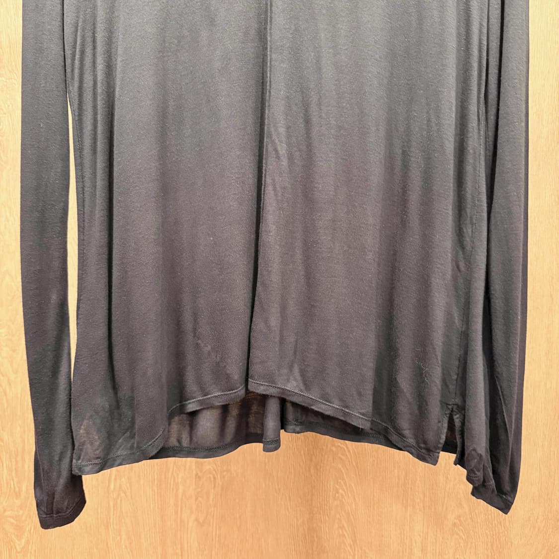 빈스 롱슬리브 라운드넥 심플 비스코스 긴팔 티셔츠 루즈핏 블랙 상품이미지5