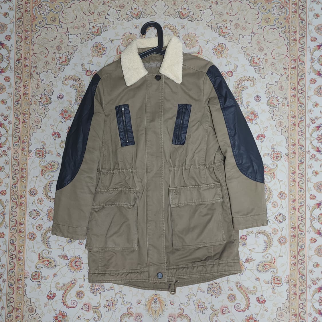 라코스테 여성 누빔 야상
90 상품이미지1