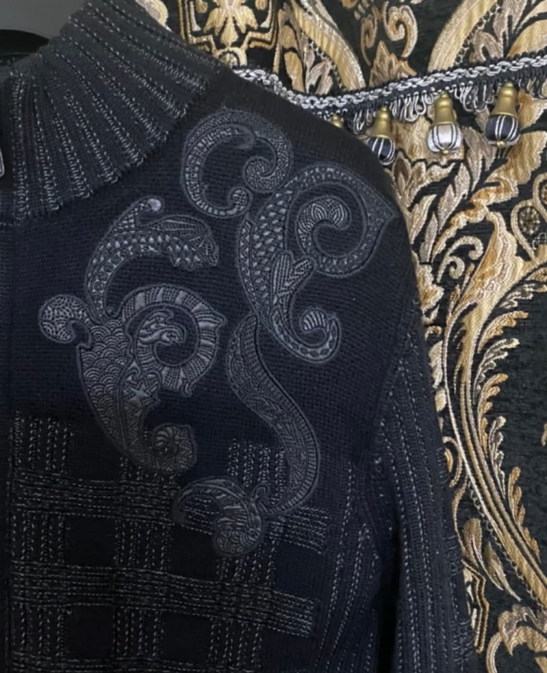 베르사체 블랙 자카드 한정판 니트 집업 (Size 48) 상품이미지3