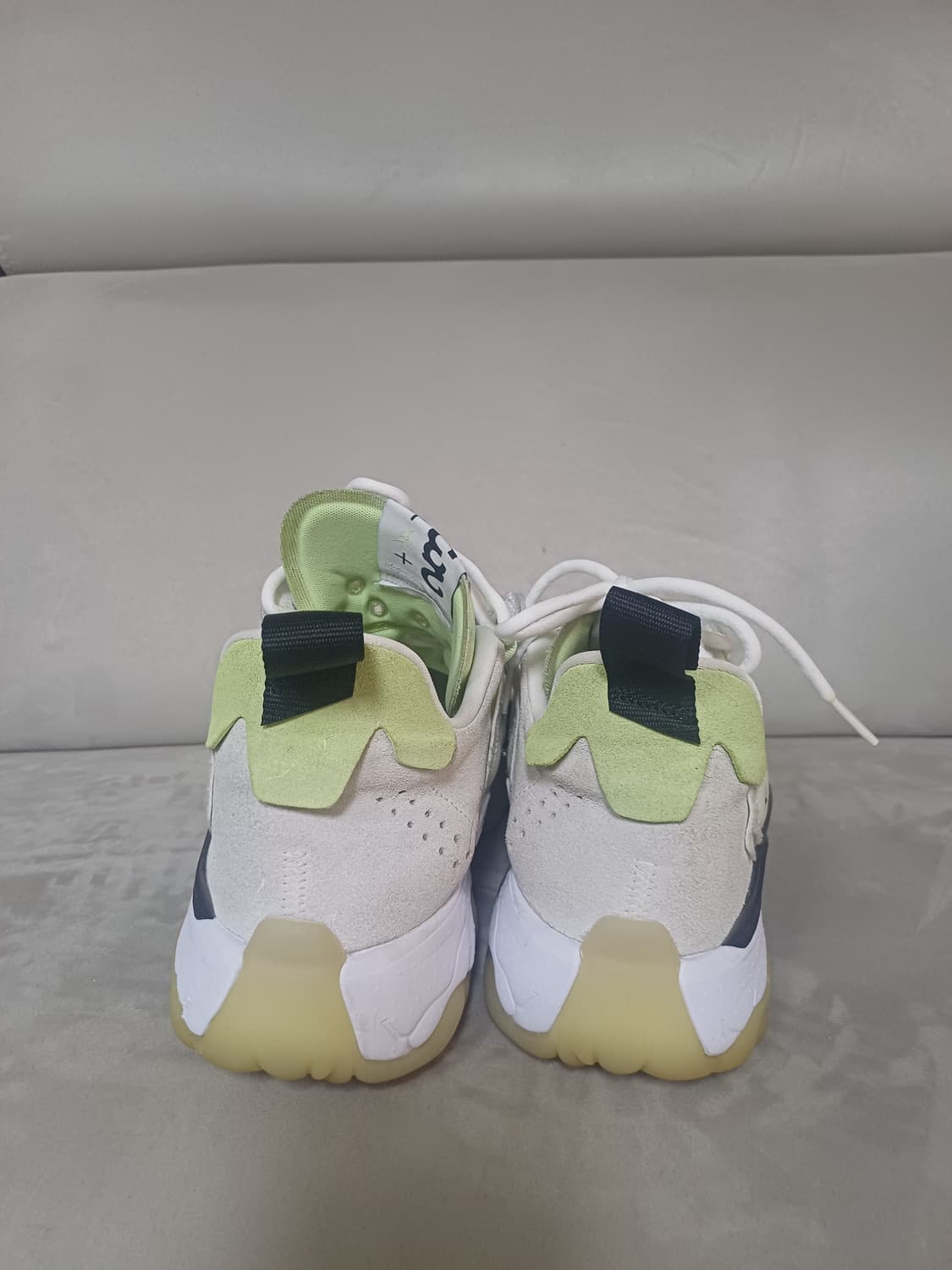 조던델타2 화이트블랙 상품이미지5