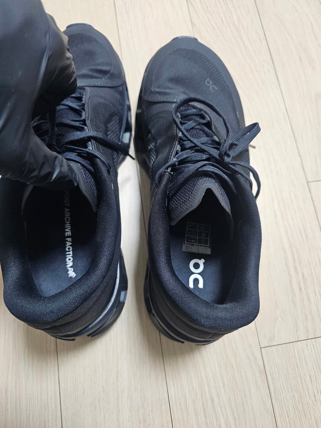 온러닝x파프 클라우드몬스터2 블랙마그넷 상품이미지6