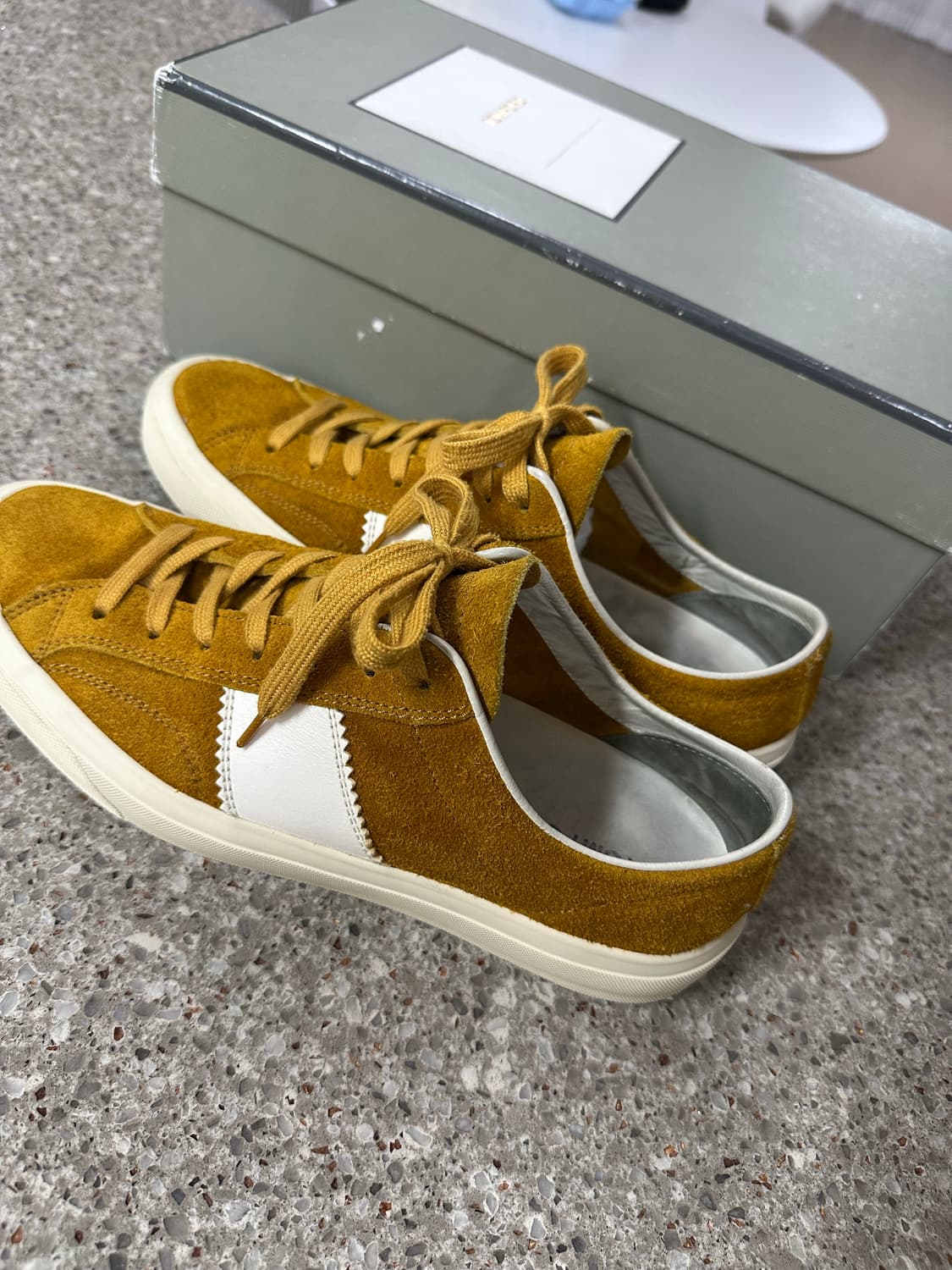 톰포드 캠브리지 스니커즈 상품이미지1