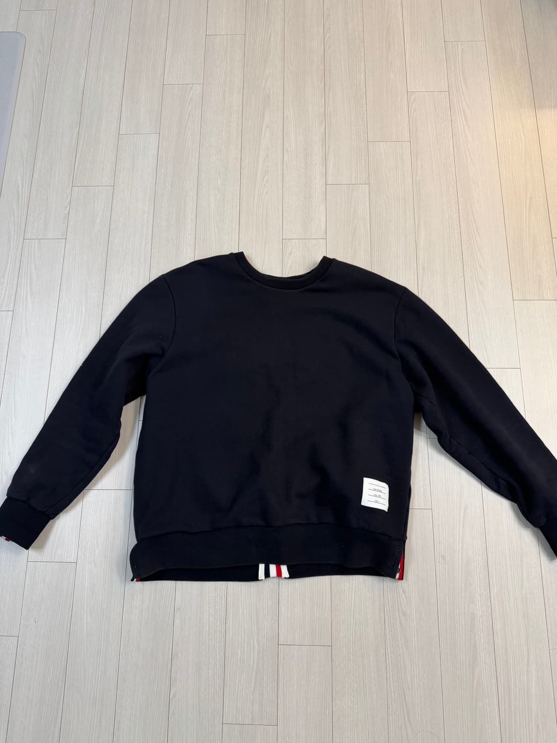 톰브라운 네이비 백삼선 4사이즈 맨투맨 상품이미지1