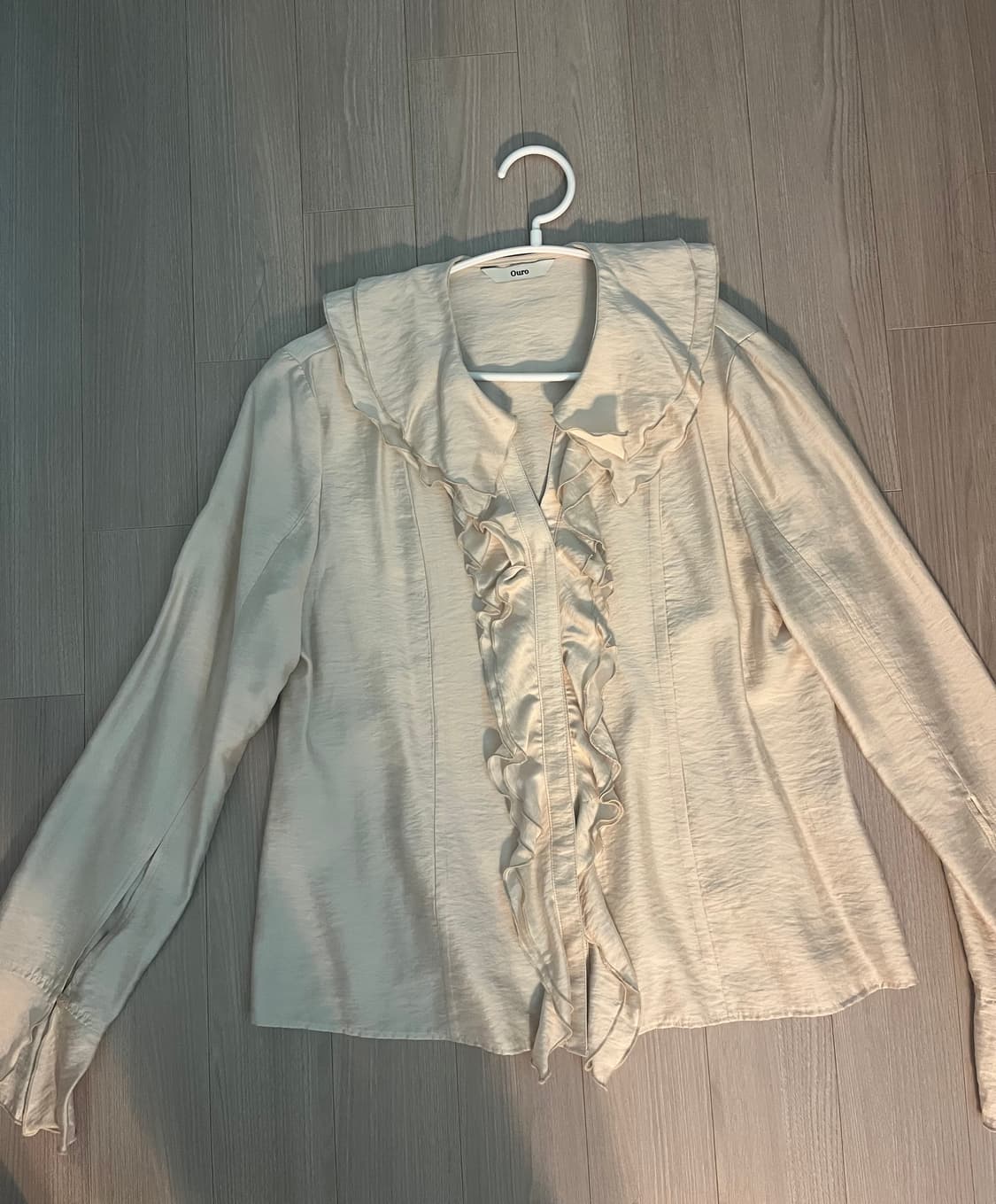 아우로 프릴 블라우스 상품이미지1