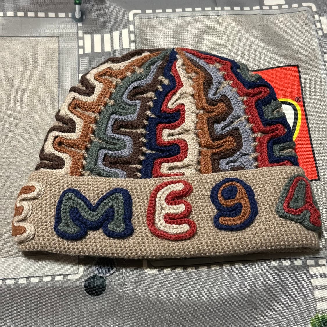 슈프림 얀 아플리케 비니 카키 - 24FW 상품이미지1