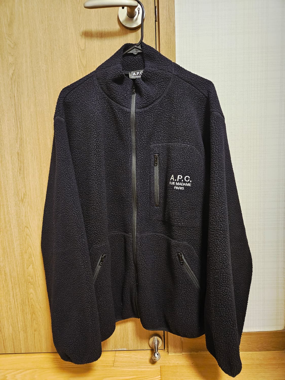 [일본 한정판 정품] APC 플리스 판매합니다! 상품이미지3