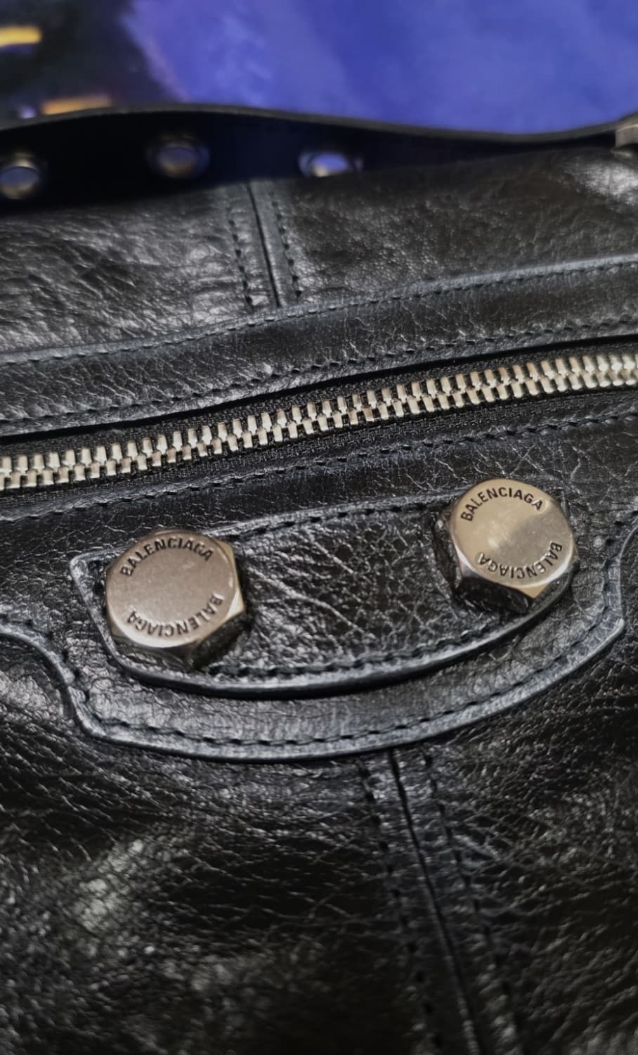 [OS] 발렌시아가 디스트레스드 르카골 XS 플랩백 상품이미지3