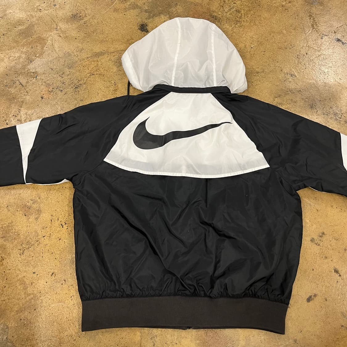 [정품/M] 나이키 바람막이 자켓 블랙 화이트 b17 상품이미지4