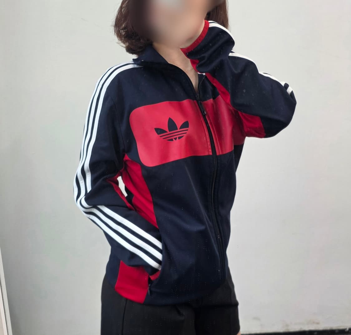 [프립]아디다스 오리지널 네이비/레드 져지 상품이미지3