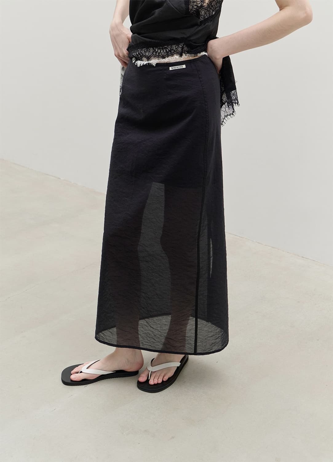 르바(LEVAR) Light Sheer Maxi Skirt 상품이미지1