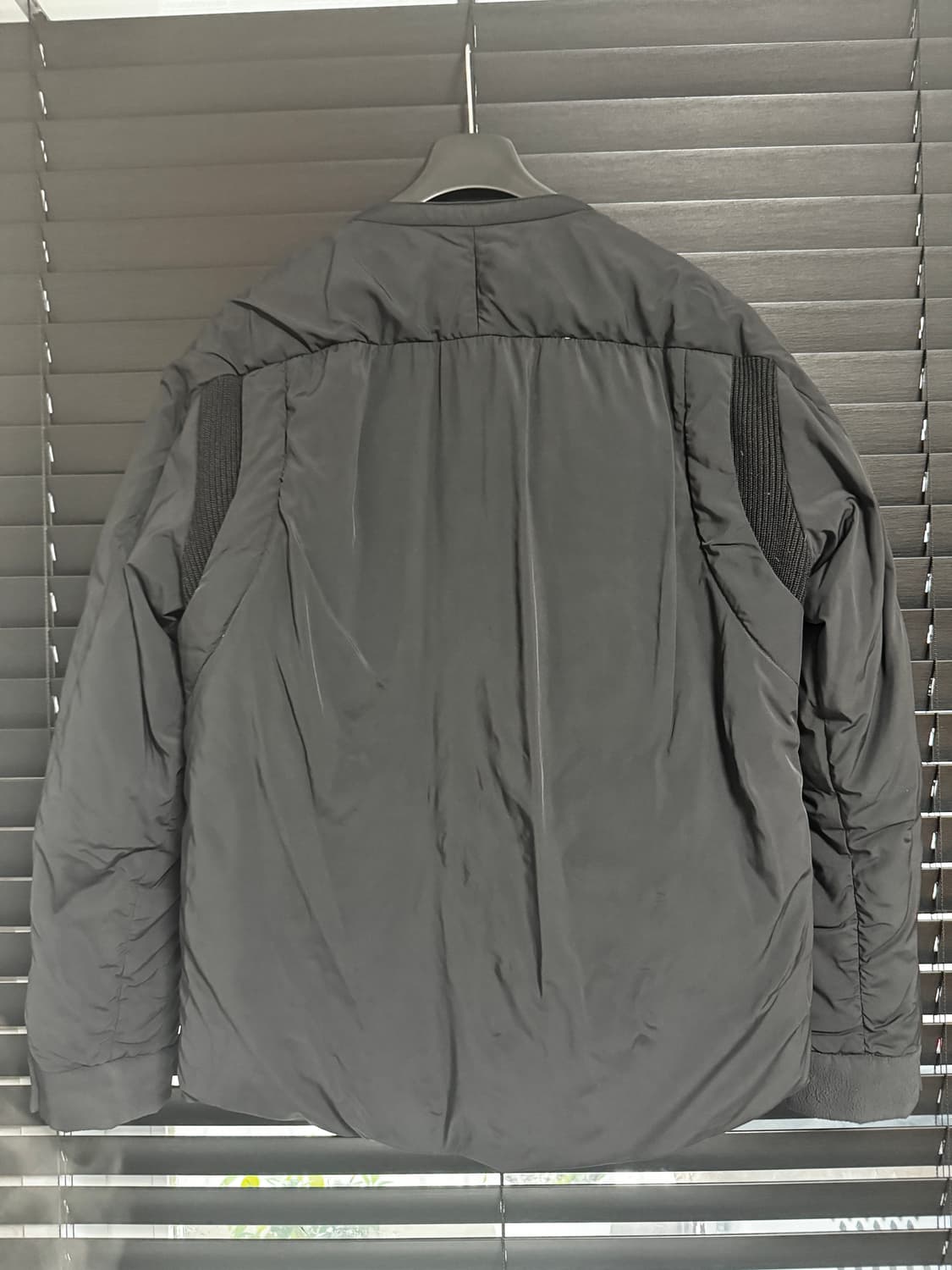 솔리드옴므 블랙 패딩 52사이즈 상품이미지5