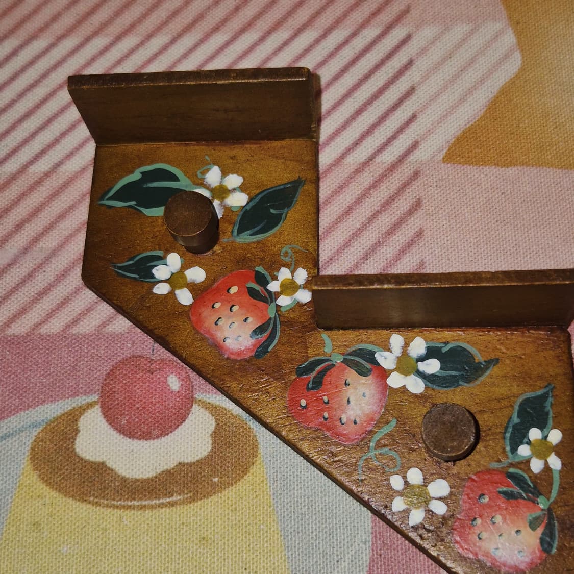 80s 원목 핸드페인팅 딸기 계단 후크 상품이미지9