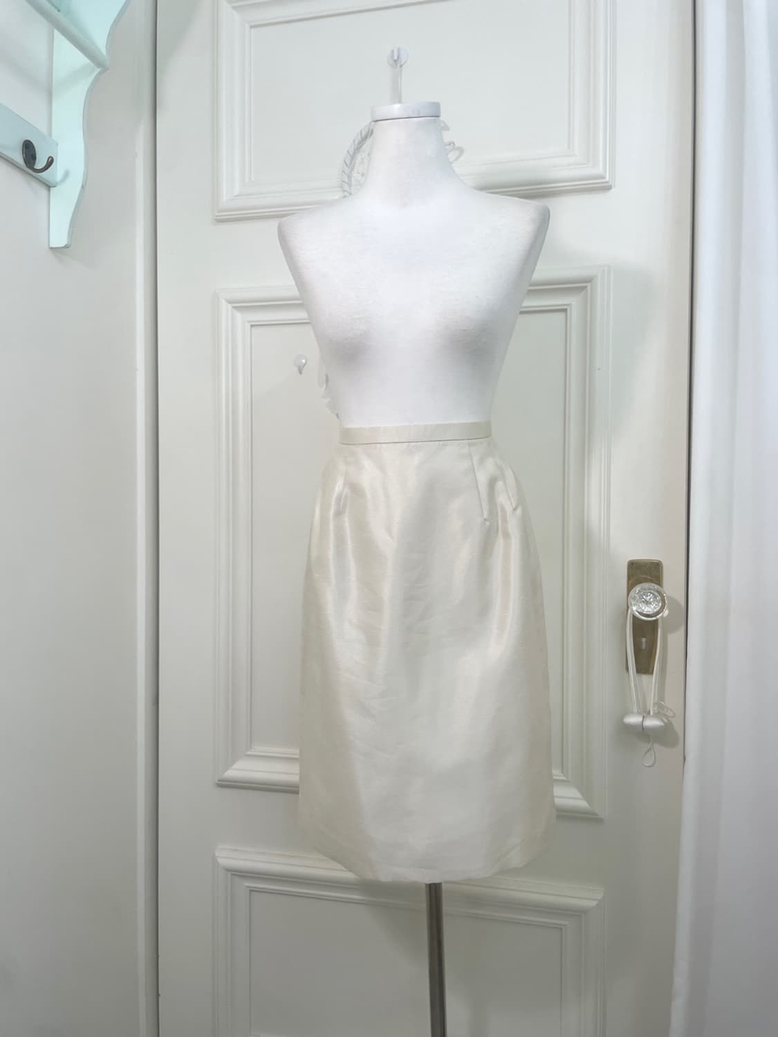 white satin basic midi skirt(size-9) 상품이미지1