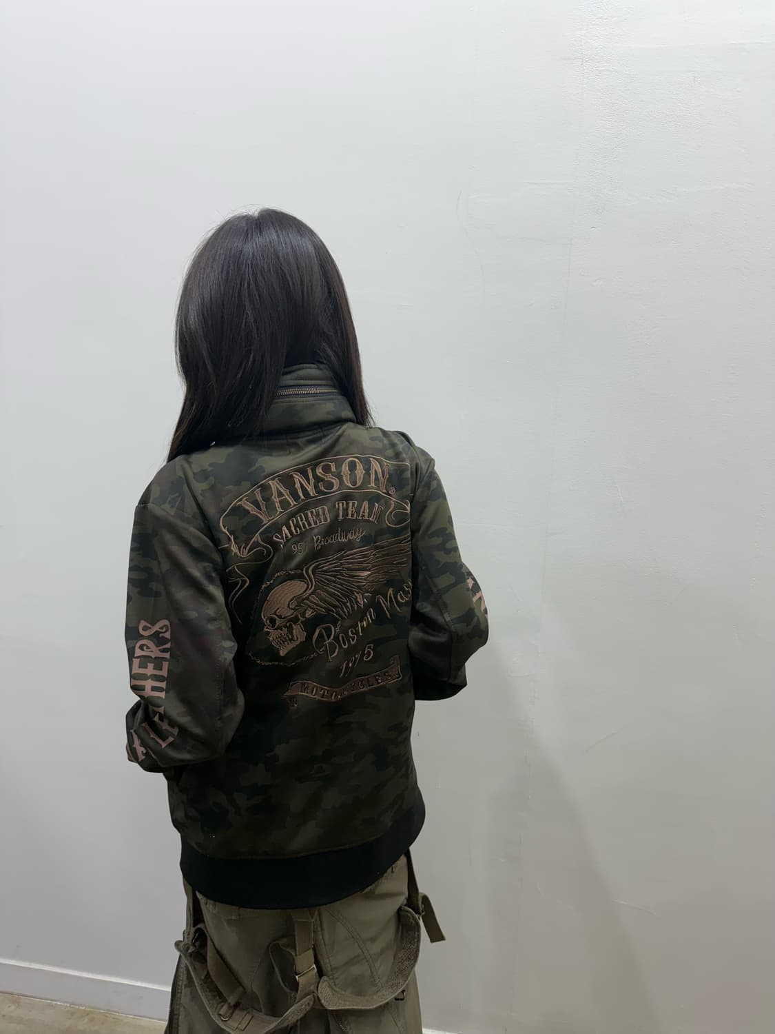 밴슨 바이커 무드 카모 패턴 오버핏 집업 상품이미지3