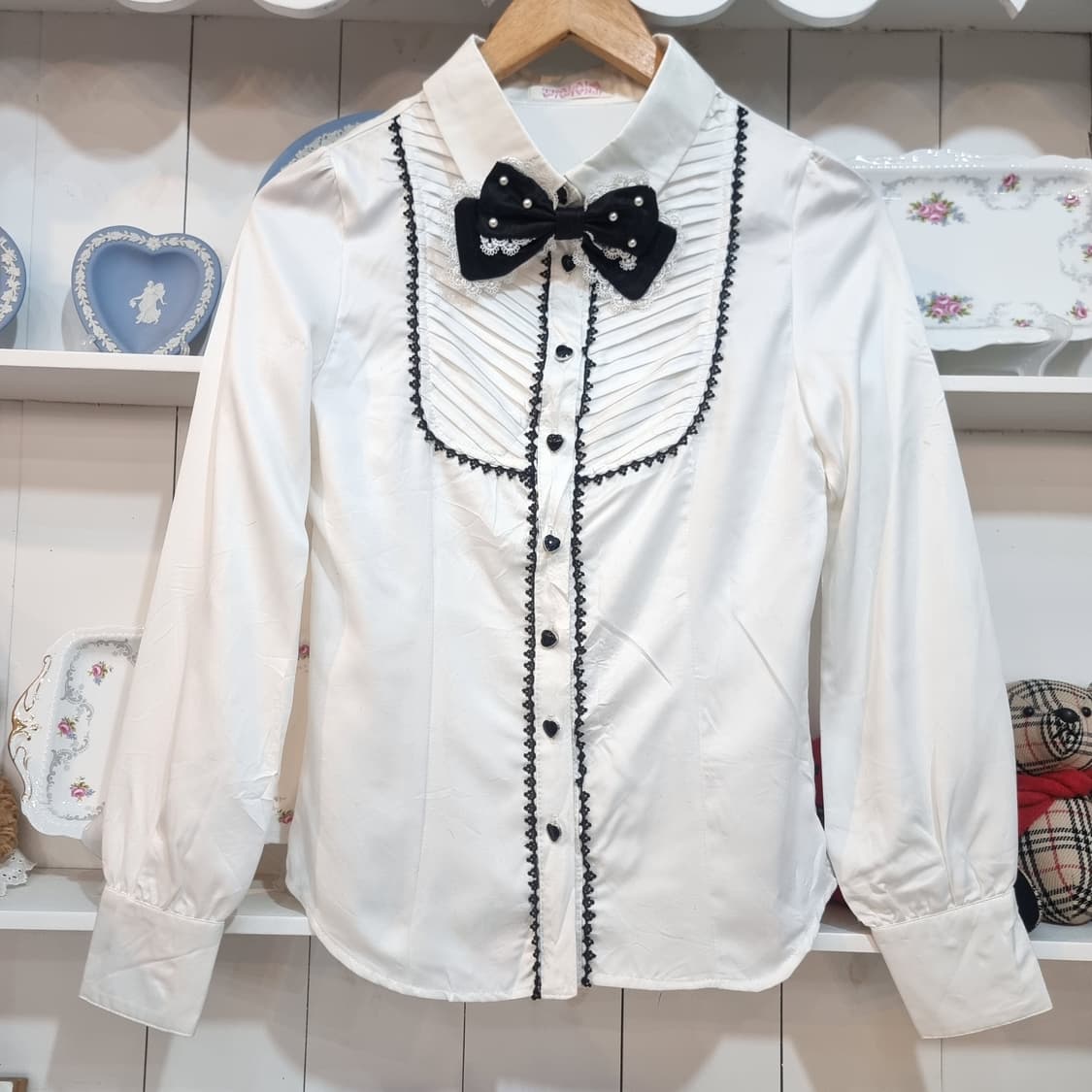 트랄라라 화이트 블라우스 상품이미지1