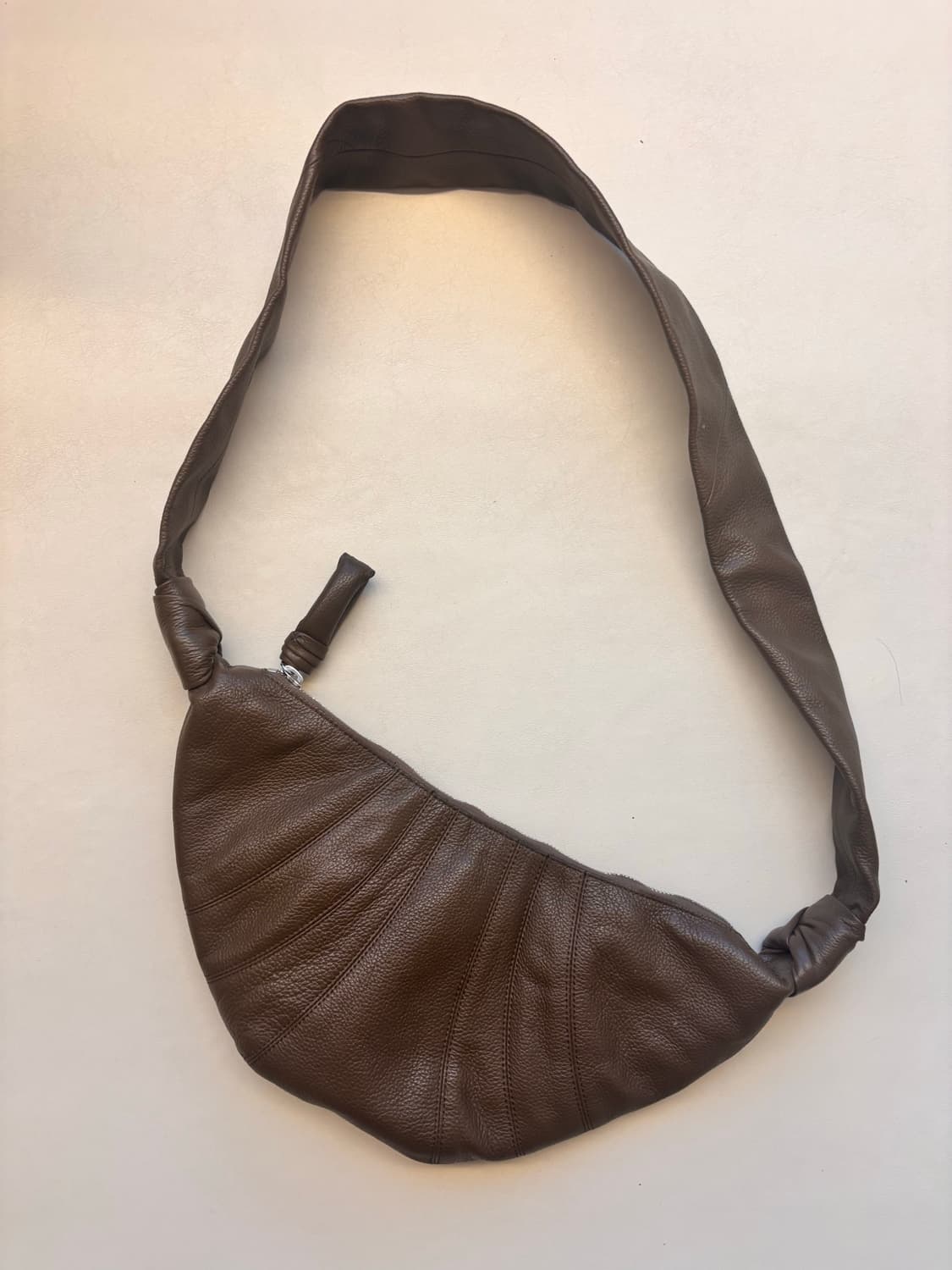 (새상품) 르메르 크루아상백 Taupe 상품이미지1