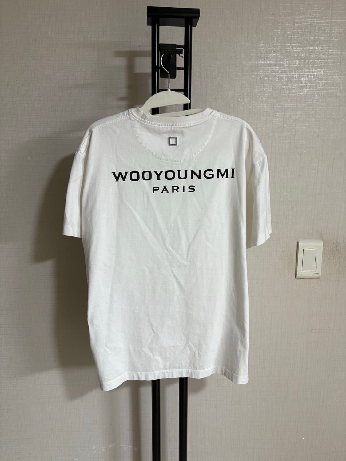 우영미 백로고 반팔티 화이트 상품이미지1