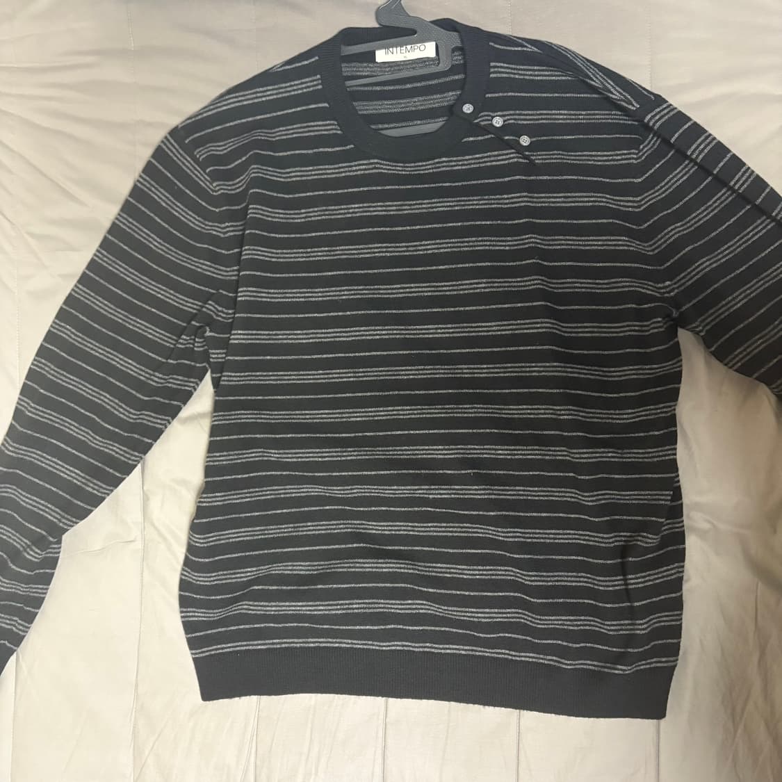 인템포무드 울 위트 버튼 스트라이프 니트 (블랙) 상품이미지2