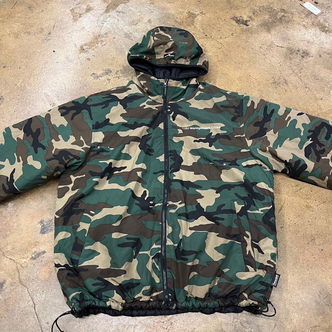 [정품/L] LMC 블랙 카모 후드 양면 패딩 점퍼 b15 상품이미지3