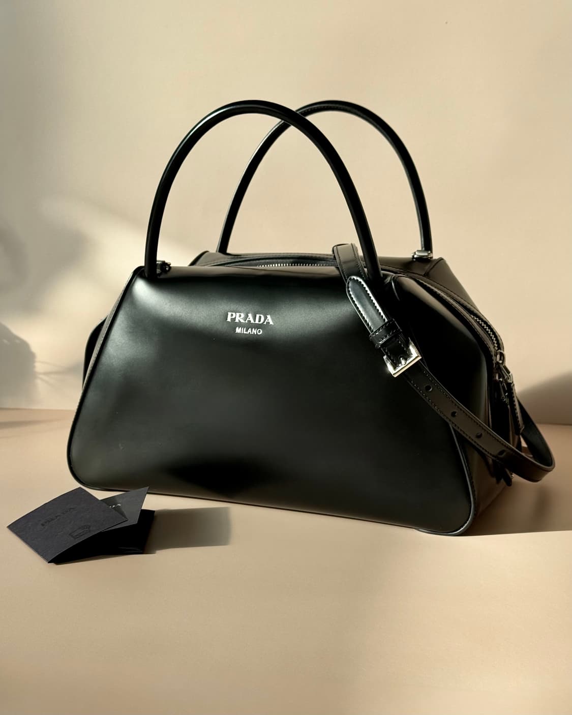 프라다 브러쉬드 레더 슈퍼노바 핸드백 상품이미지2