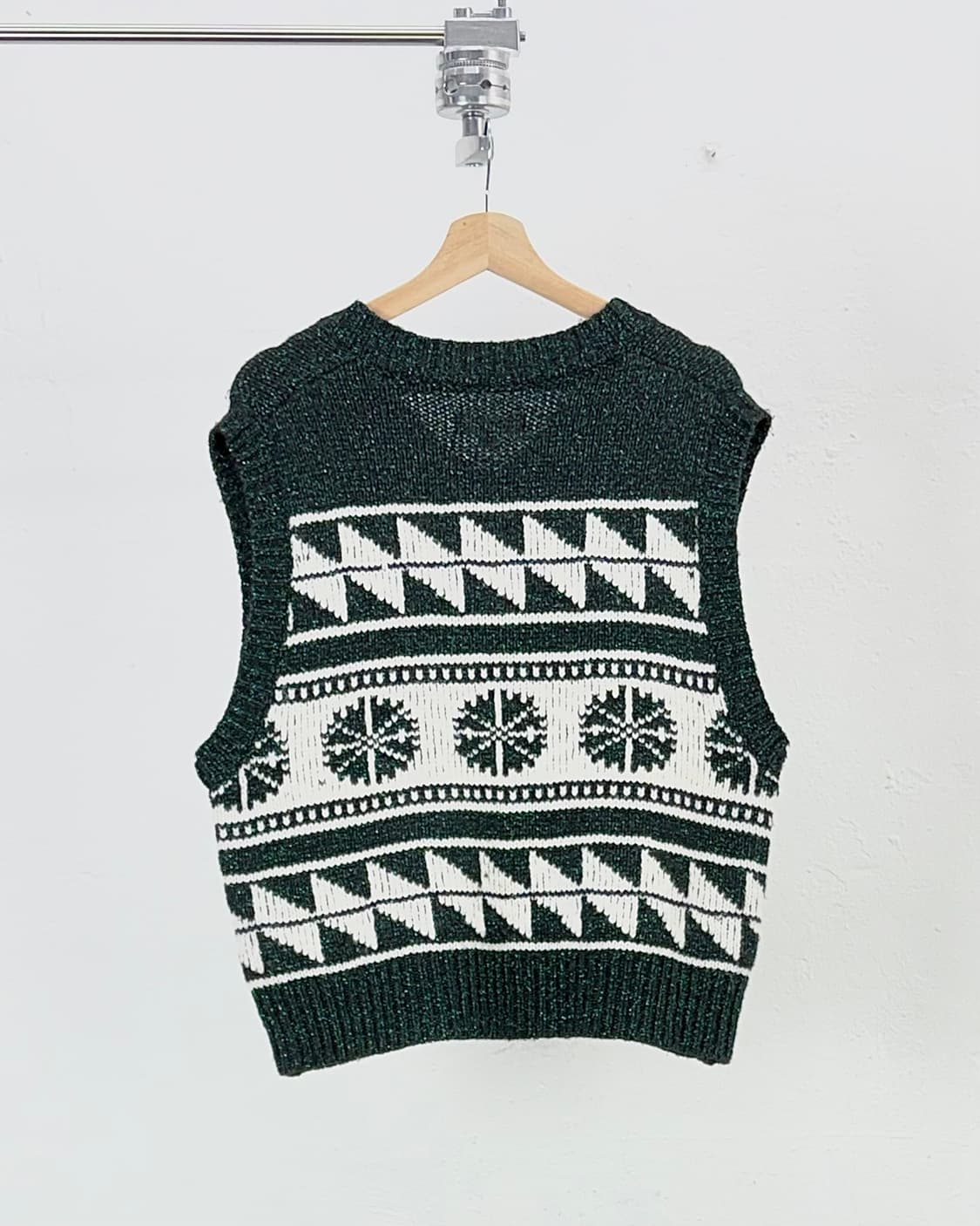 마수 22fw 트윙클 코위찬 브이넥 니트 베스트 상품이미지6