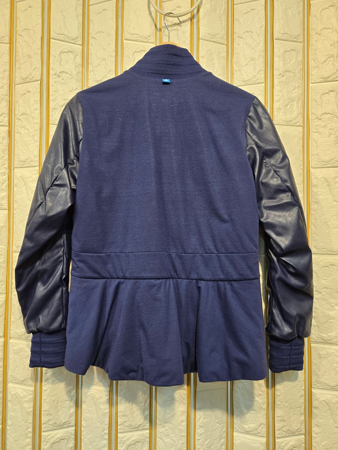 아디다스 여성 패딩자켓 새상품 M-L 상품이미지2