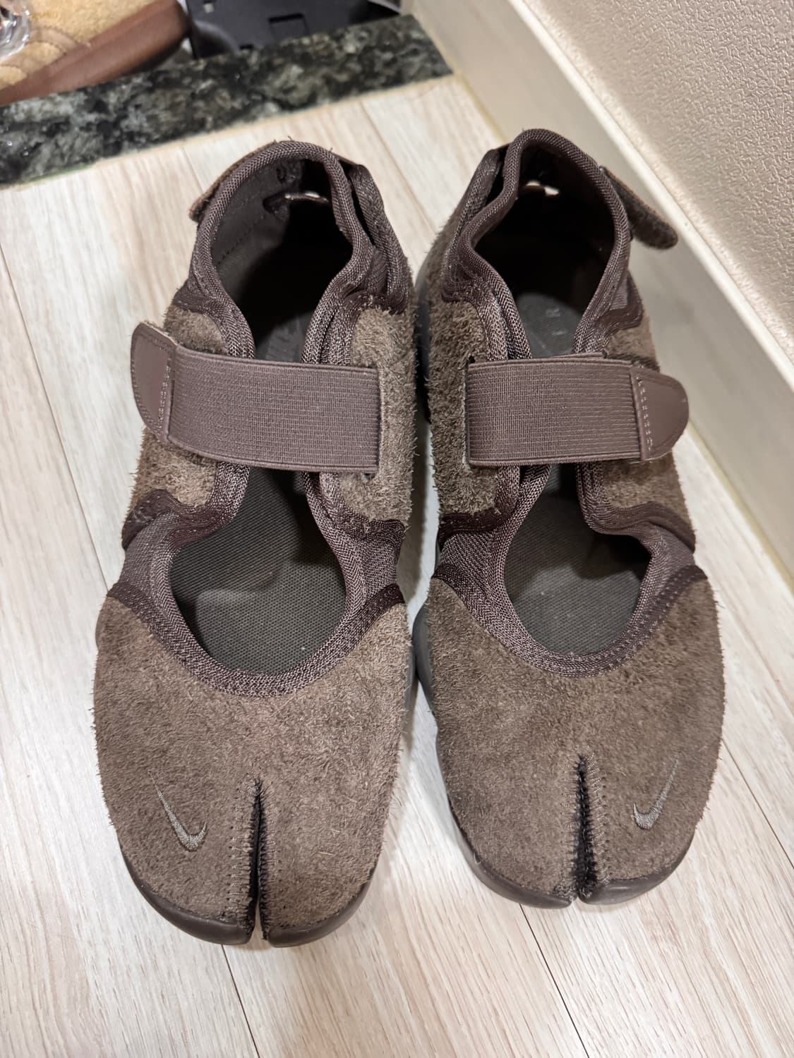 나이키 에어리프트 스웨이드 250 상품이미지1