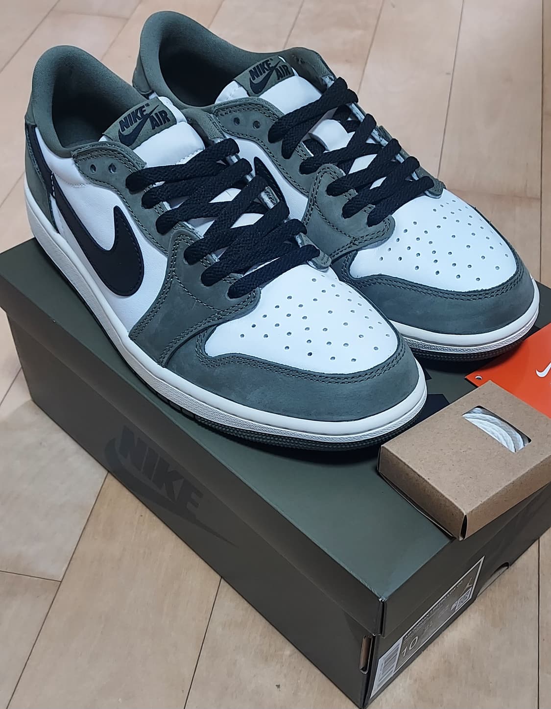 (280)나이키 조던1로우 OG 미디엄 올리브 블랙 상품이미지4