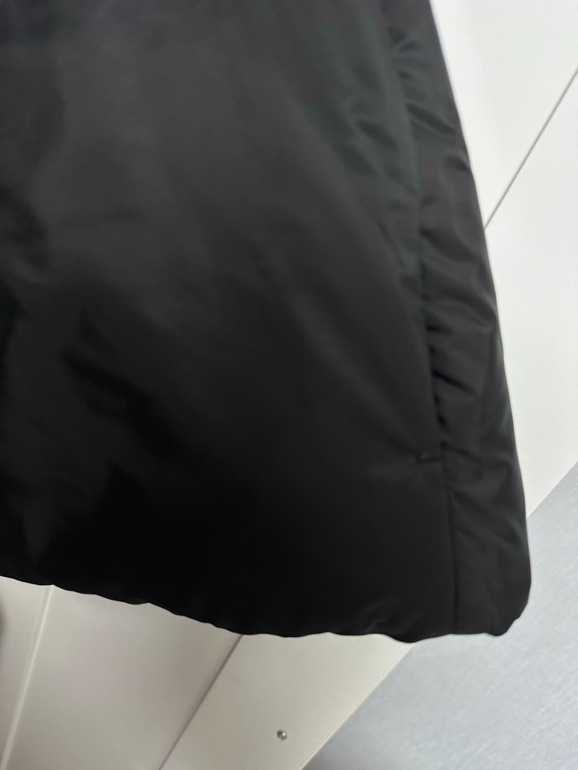 프라다 리나일론 로고 패딩팝니다 상품이미지6