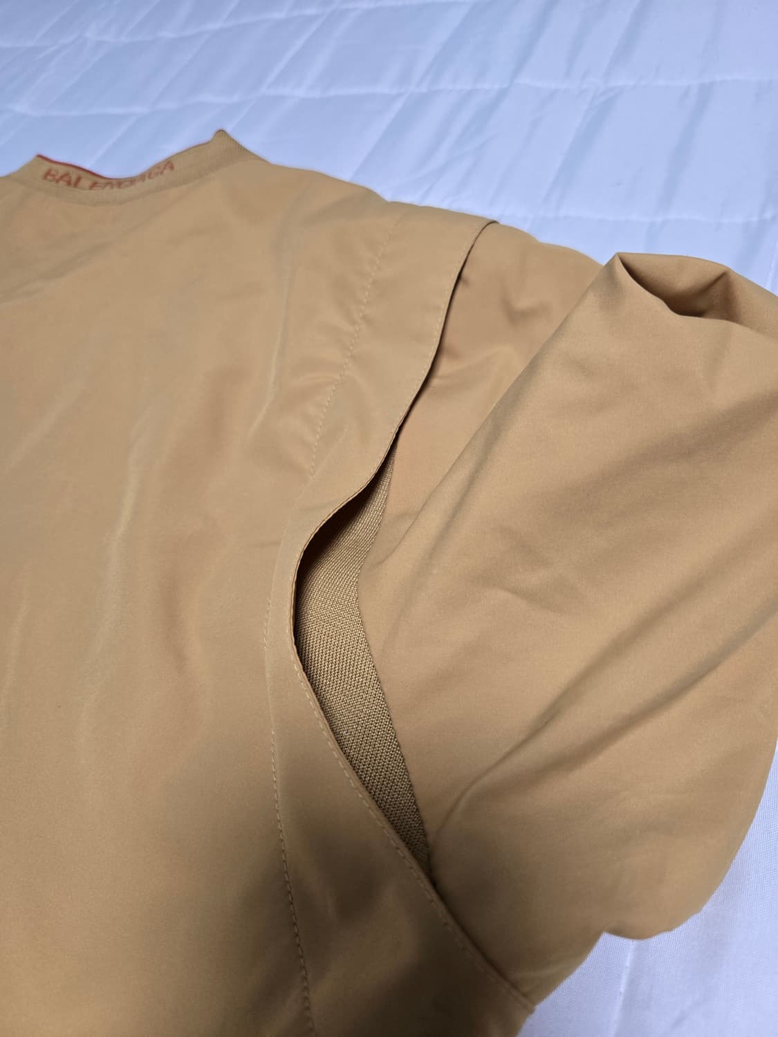 발렌시아가 웜업 맨투맨 100 상품이미지6