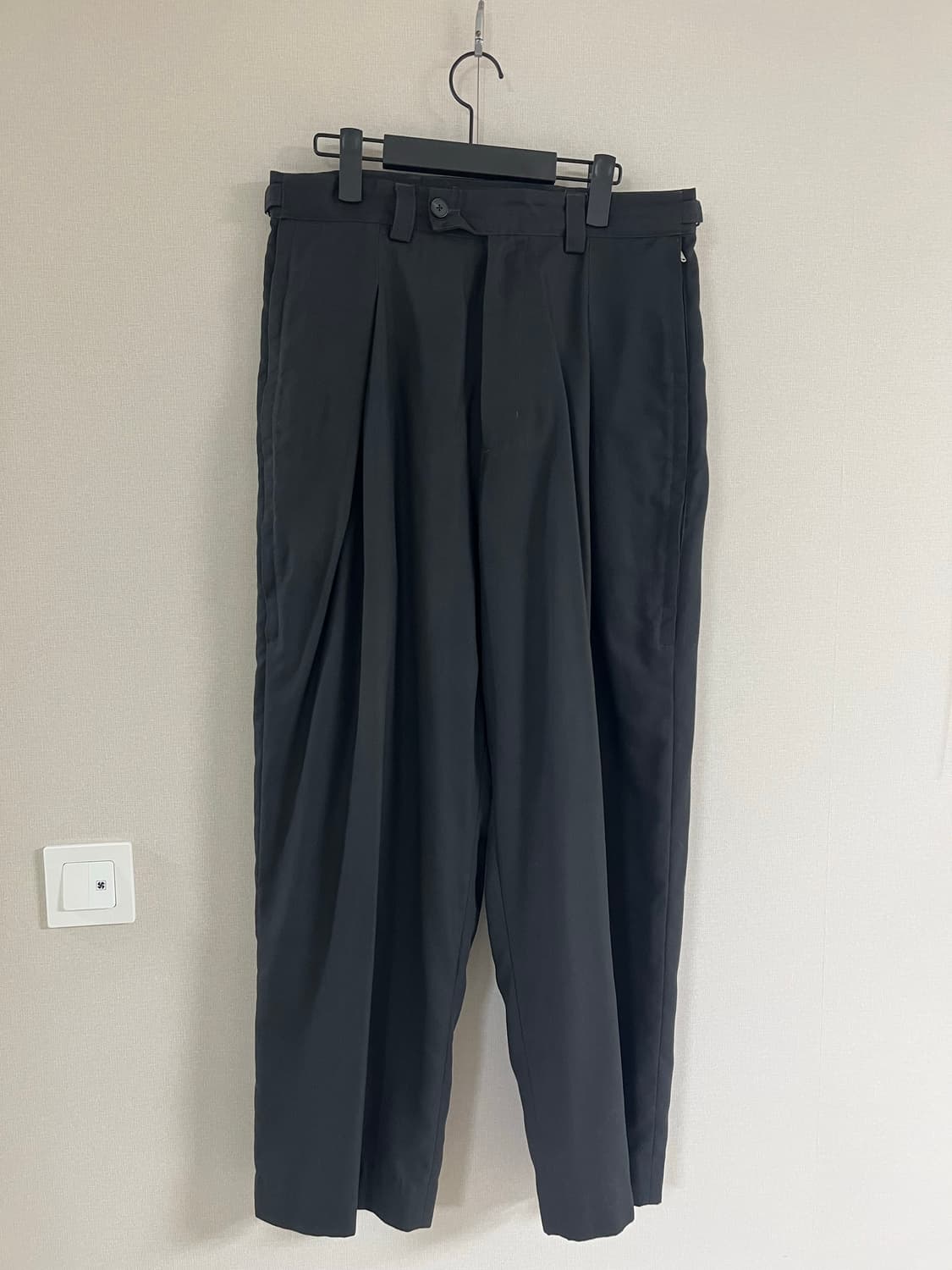 해칭룸 딥플리츠 팬츠 차콜그레이 4사이즈 상품이미지2