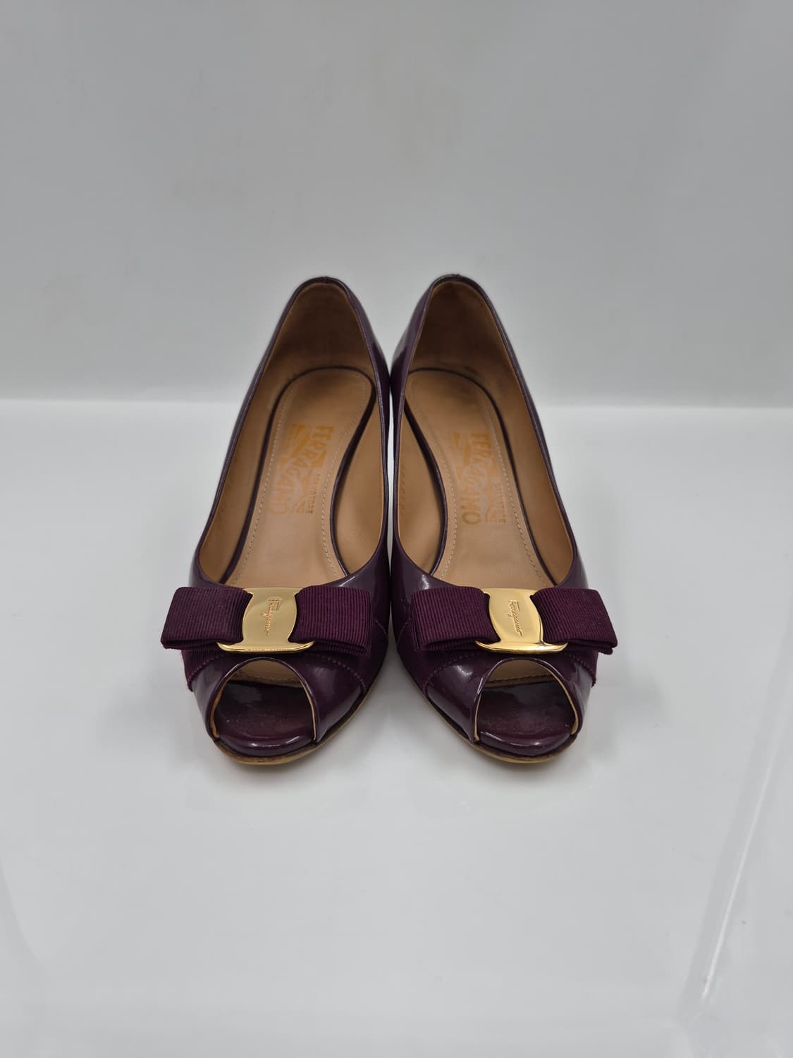 페라가모 보우 페이던트 오픈토 펌프스 상품이미지1