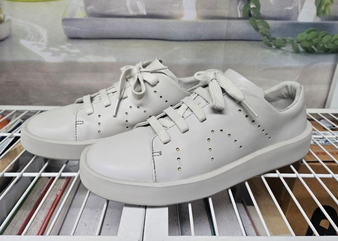 캠퍼 여성스니커즈 250 프리미엄 레더 로우탑 경량스니커즈 HD18 상품이미지1