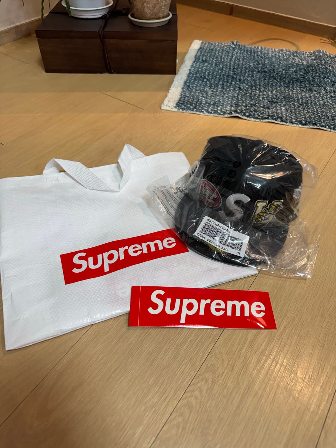 [758] 슈프림 26ss 마스코트 s 로고 뉴에라 블랙 상품이미지3