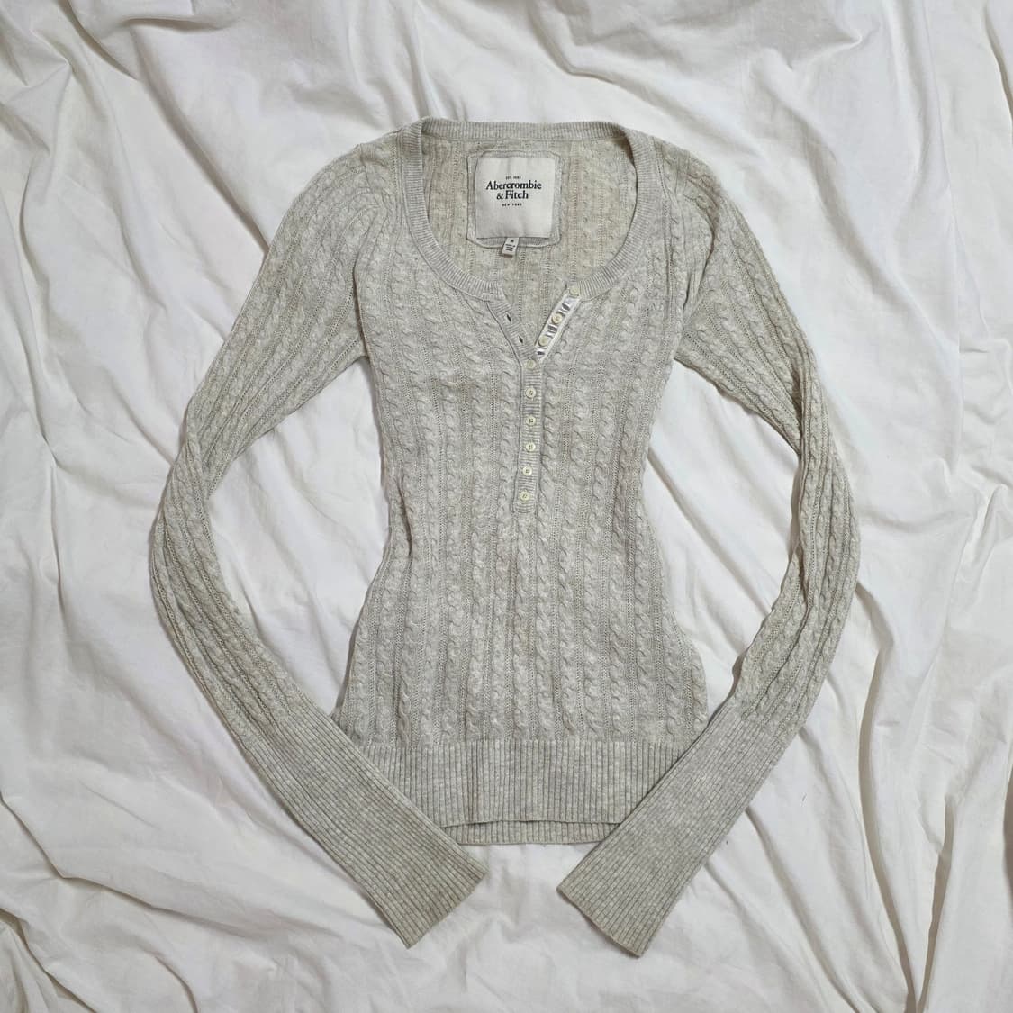 아베크롬비 핀터레스트 오트밀 브이넥 유넥 딱붙 니트 y2k 상품이미지1