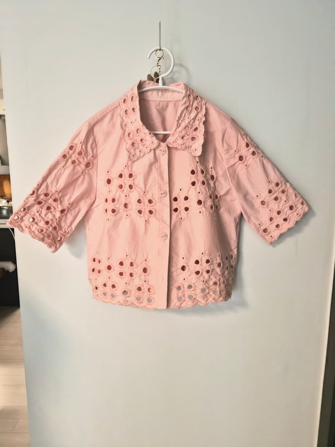 스테파넬 핑크 아일렛 자수 펀칭 반팔 셔츠/블라우스 상품이미지2