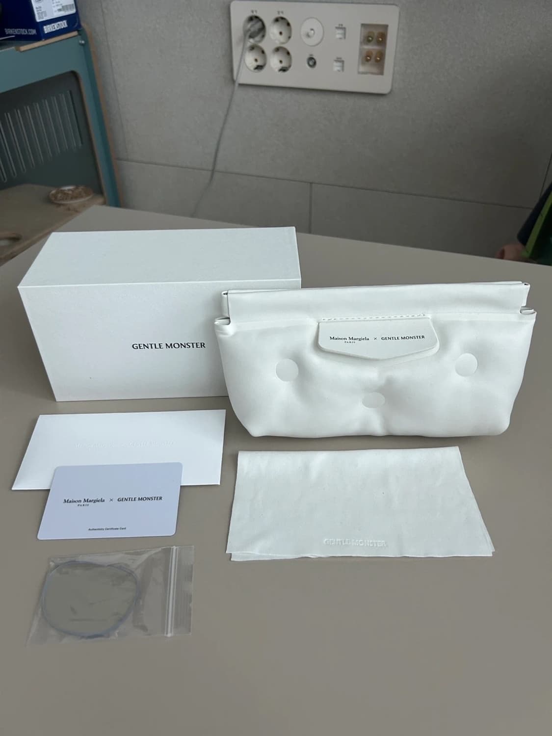 젠틀몬스터 x 메종 마르지엘라 안경 mm113 상품이미지9