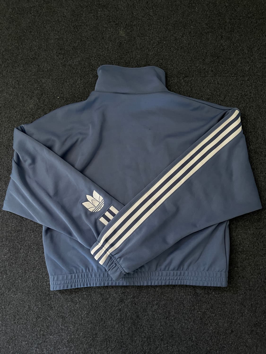 아디다스 크롭 트랙탑 상품이미지2