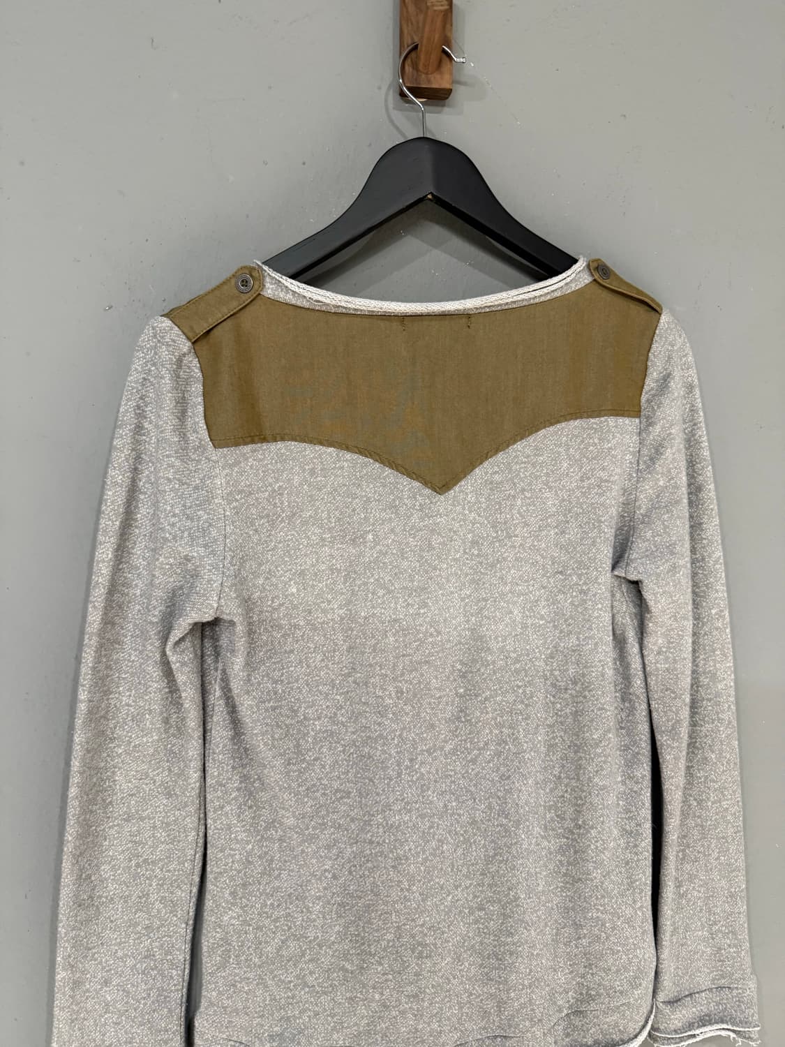 grunge cutting pocket v-neck long sleeve 상품이미지8