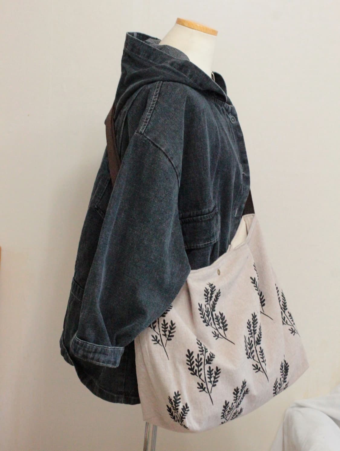 핸드메이드 핀턱 크로스백 상품이미지4