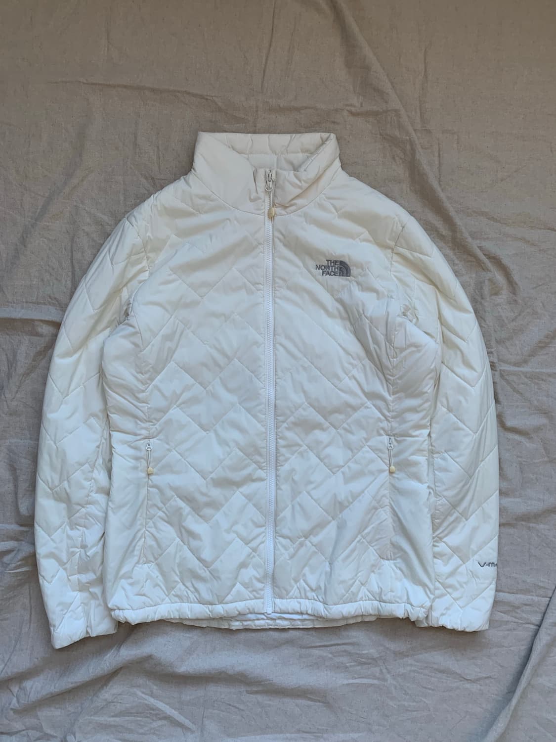 노스페이스 V-Motion 로고 화이트 경량 패딩 상품이미지4