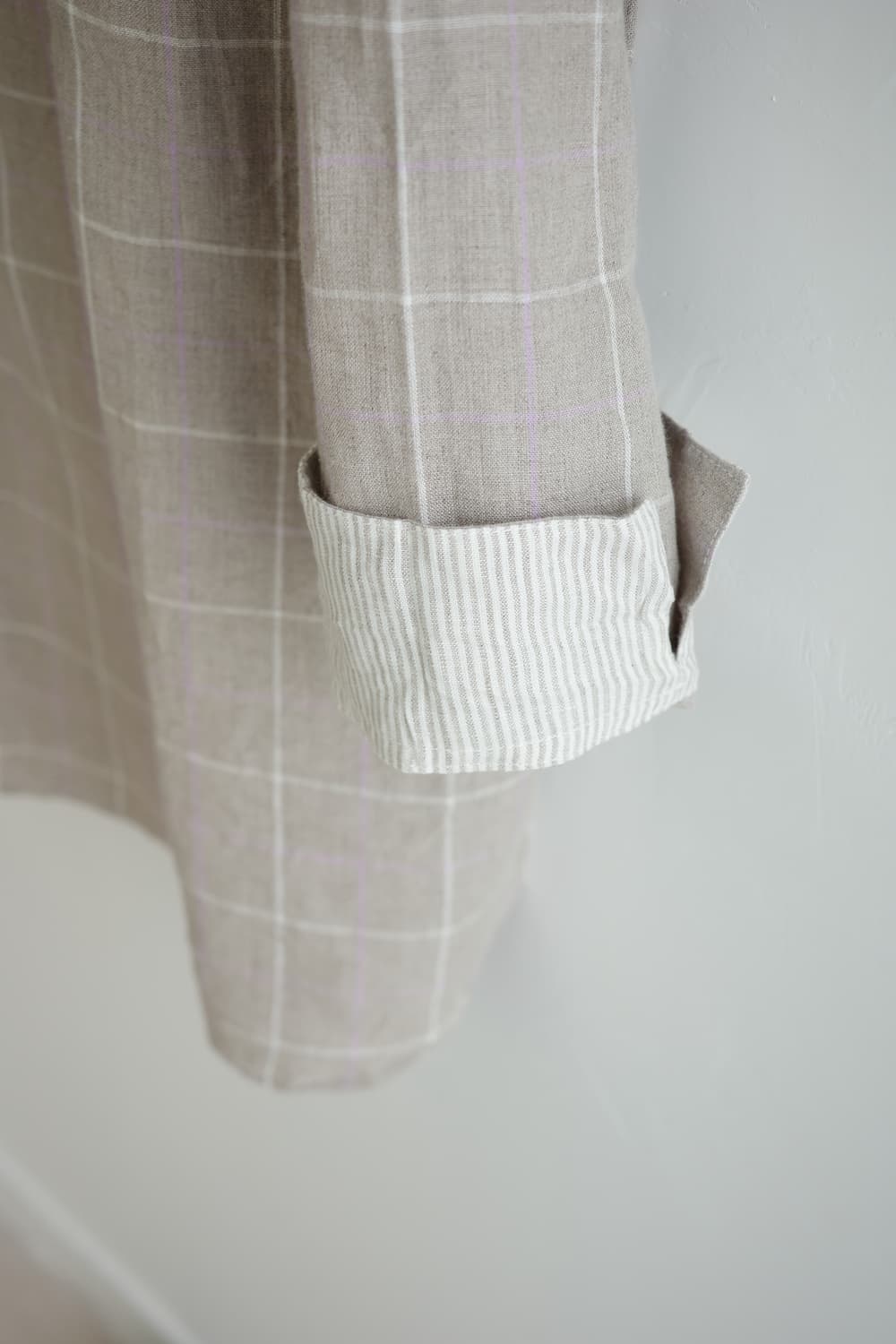 BELLE MAISON
• 연브라운 핑크화이트 체크 린넨  블라우스 상품이미지3