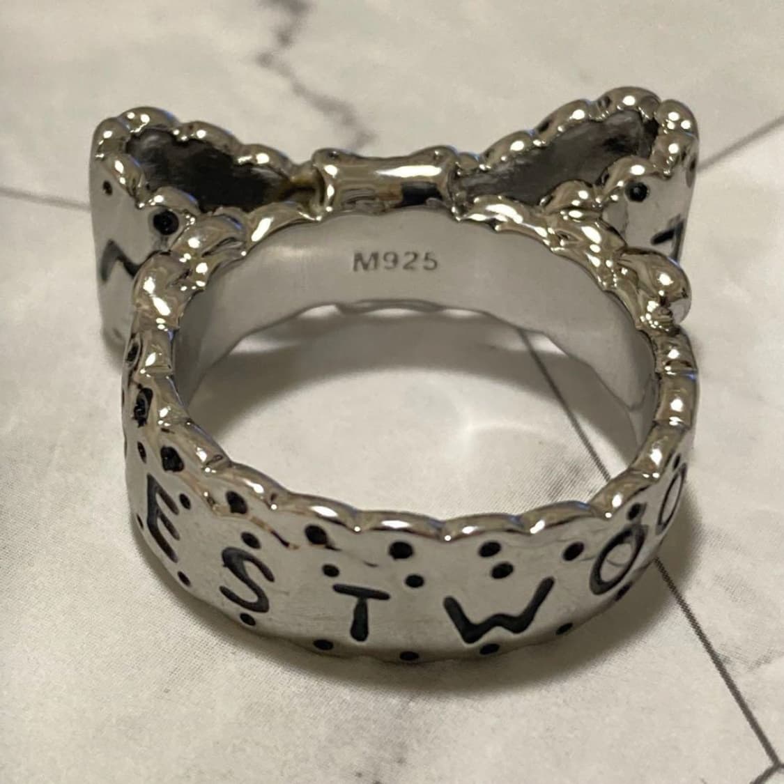 비비안웨스트우드 아카이브 레터링 로고 리본링 반지 상품이미지2