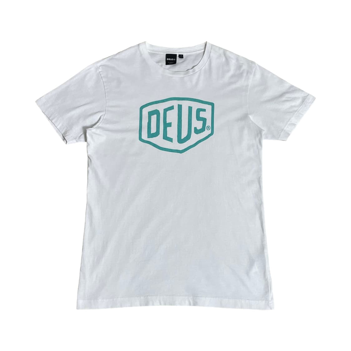  (S) 데우스 엑스 마키나 빅로고 라운드 반팔티 상품이미지1