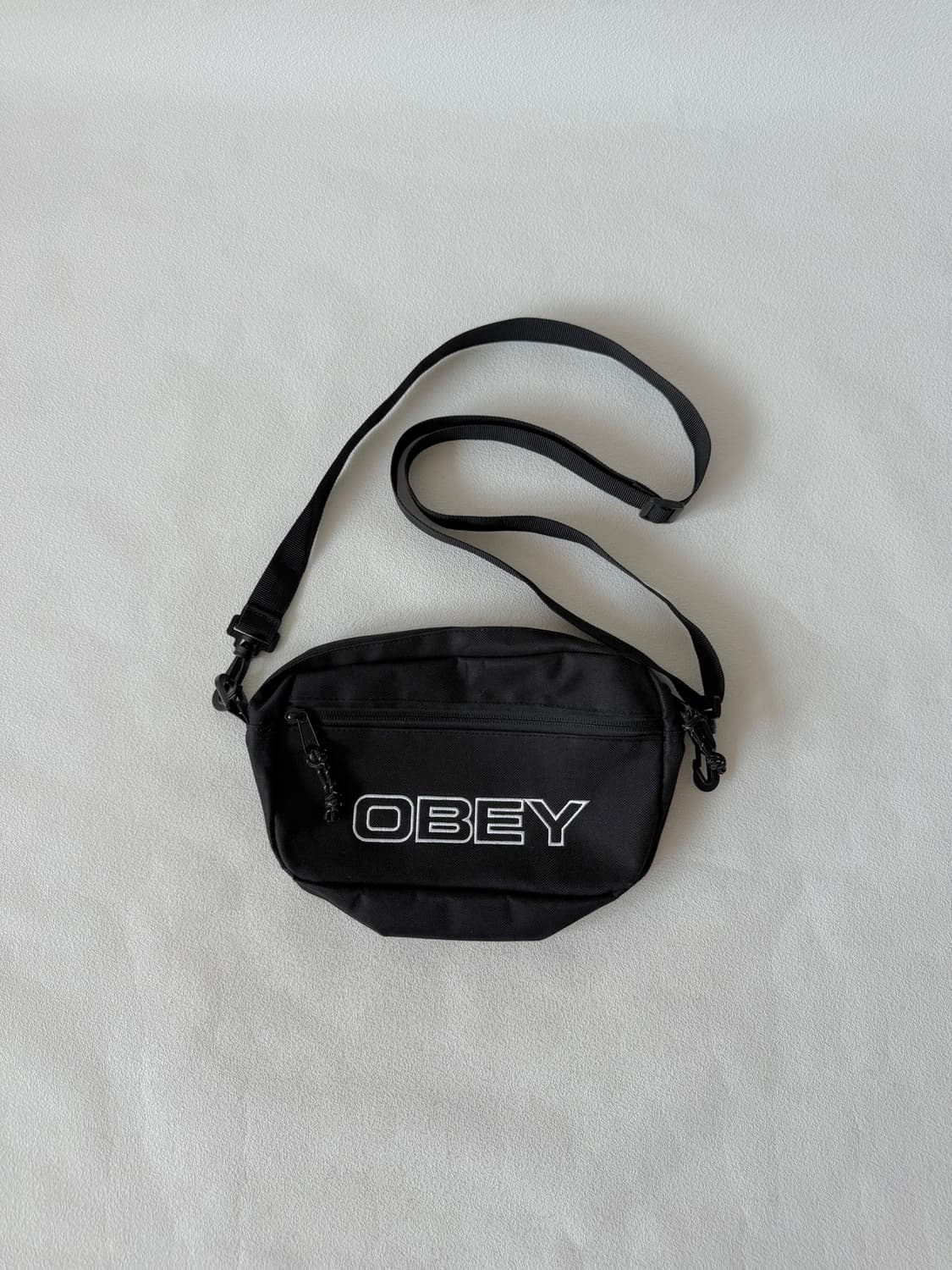 오베이(OBEY) 크로스백 상품이미지1