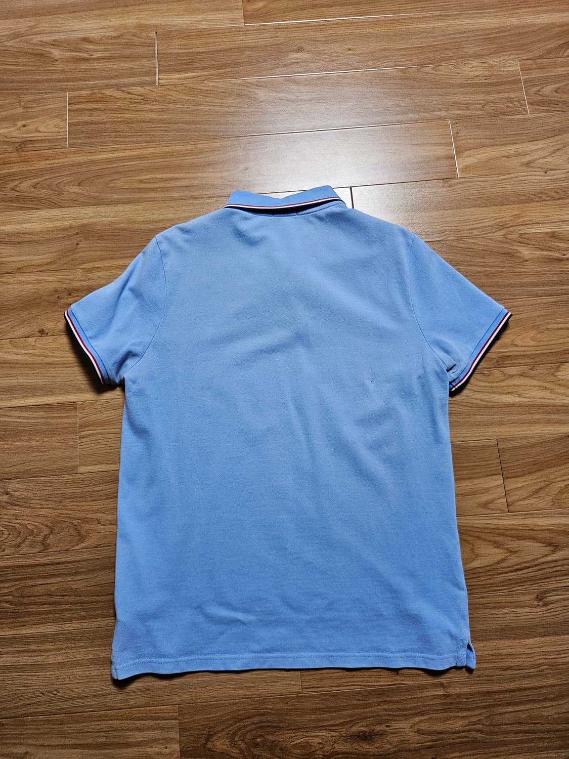 몽클레어 하늘색 반팔 카라티 xl 상품이미지4