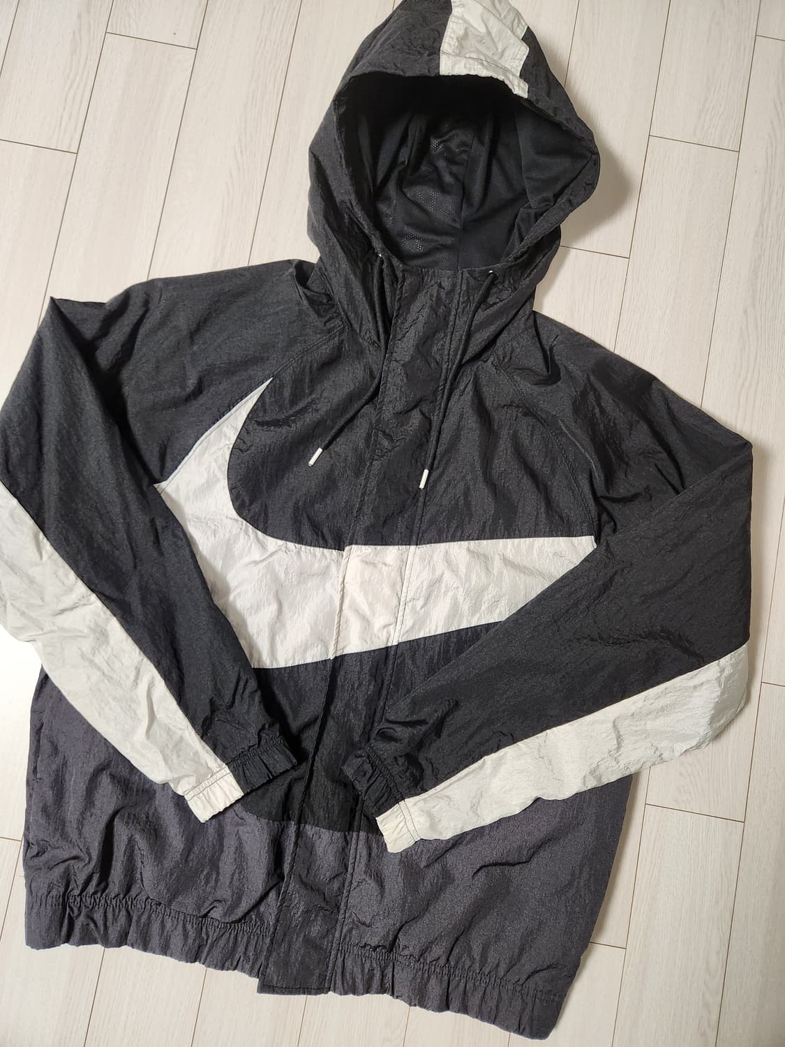 나이키 스우시 우븐 라인드 바람막이 재킷 DD5968-010 사이즈m

 상품이미지2